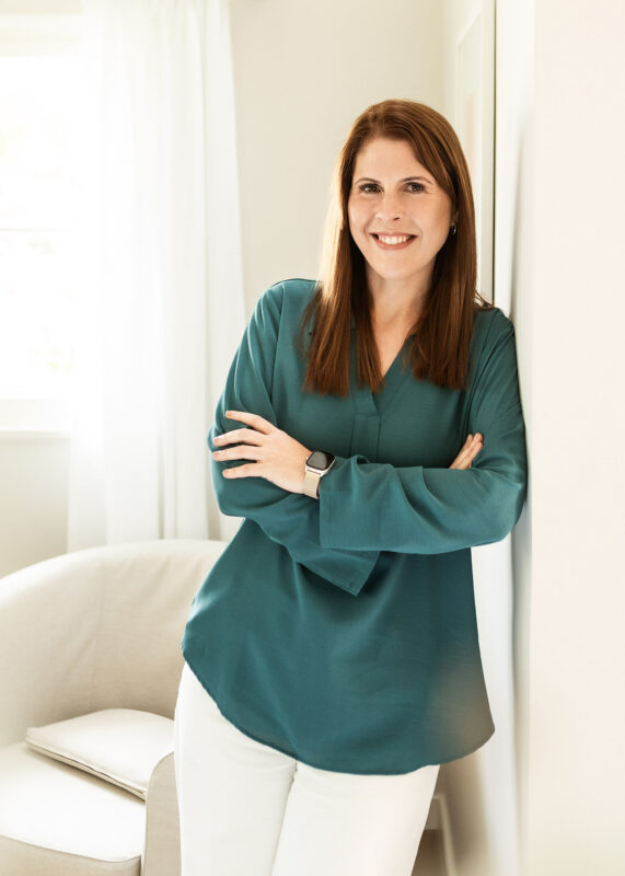 Melanie stehend
